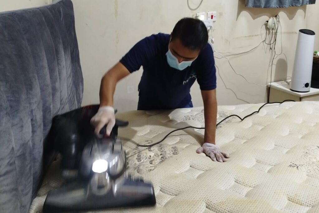 أفضل خدمات التنظيف لتنظيف الفلل والتنظيف العميق